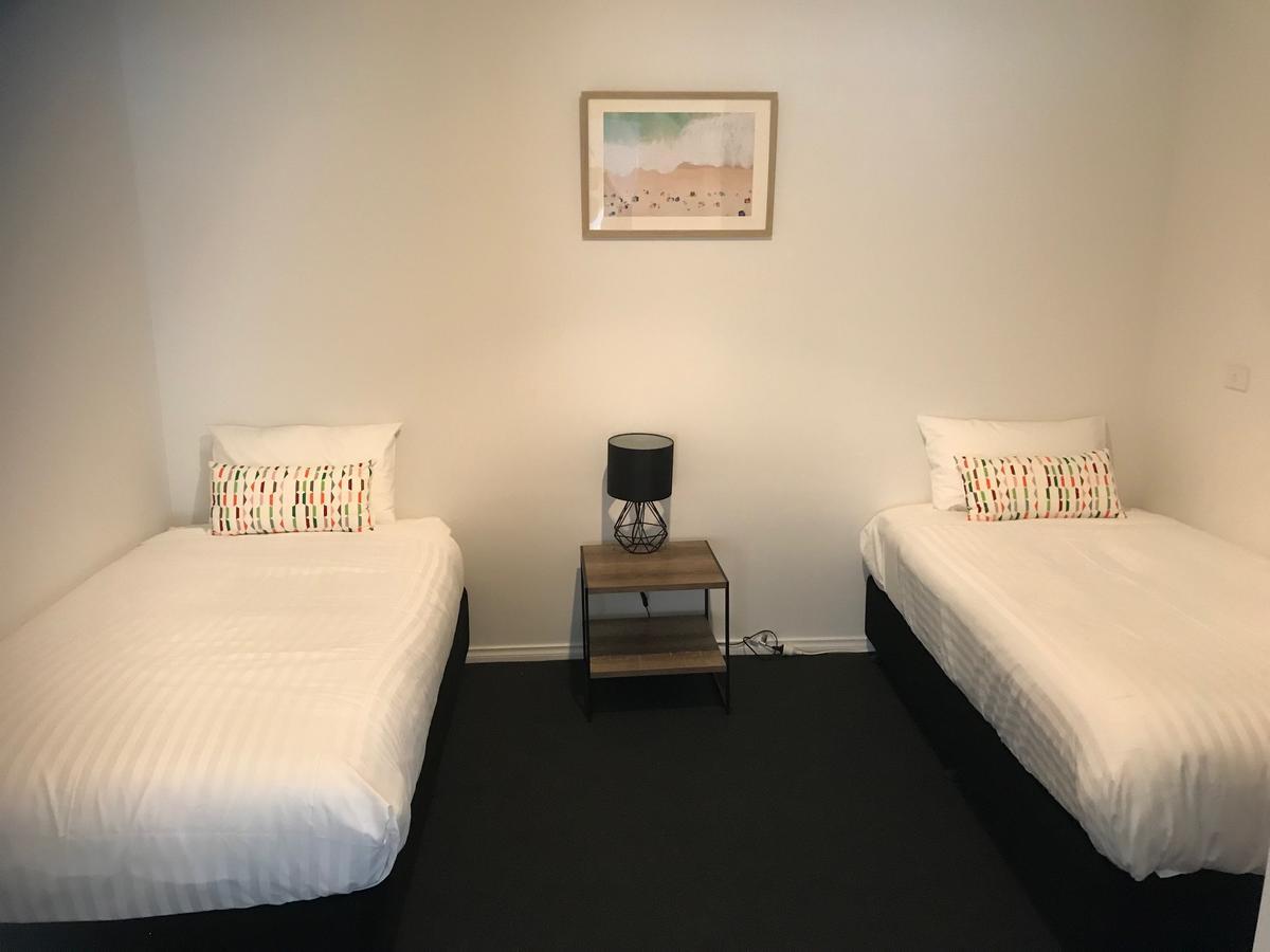 Penguin Seaside Motel Екстериор снимка